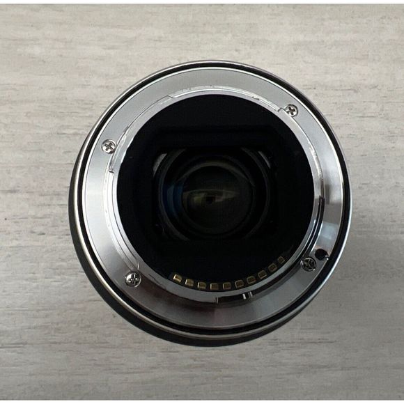 TAMRON 17-28mm F/2.8 camera lens (for SONY) - Picture 7 of 9